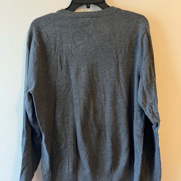 Banana Republic Men’s Gray V-Neck Pullover Sweaters Size M Pre-Owned - Picture 2 of 3